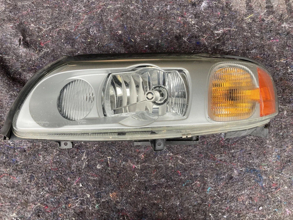 2005-2007 Volvo S60R S60 V70 R Headlight Left LH Assembly 30698823 OEM #1206M