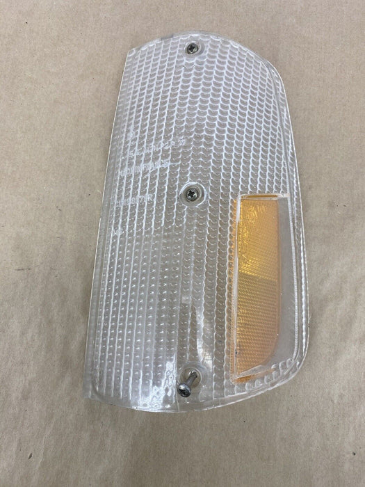 1975-1985 Volvo 240 245 Front Left Turn Signal Lens Clear CIBIE 8076R OEM #2511E