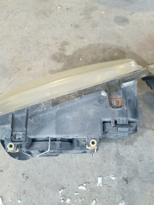 2001-2005 VW Jetta Engine 2.0L 01-05 manual PAIR FRONT HEADLIGHT ASSEMBLY #123CN