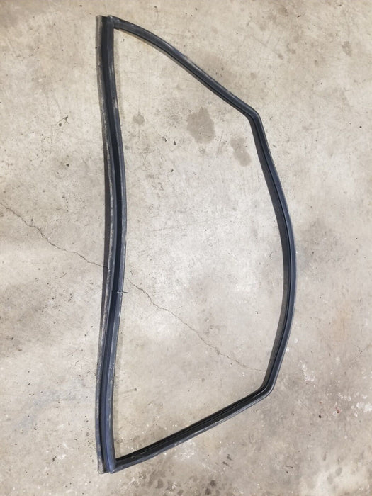 1984-93 BMW E30 318i 325i REAR WINDOW GASKET SEAL STRIP  OEM #CN589