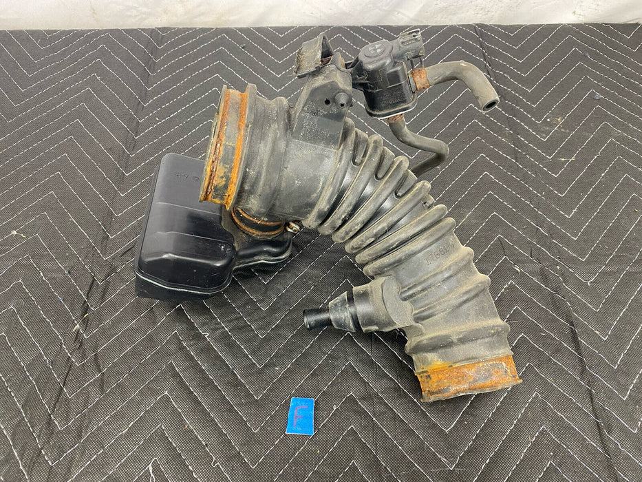 2009-2010 Pontiac Vibe Air Intake Air Cleaner Tube Duct Reservoir OEM #3093E