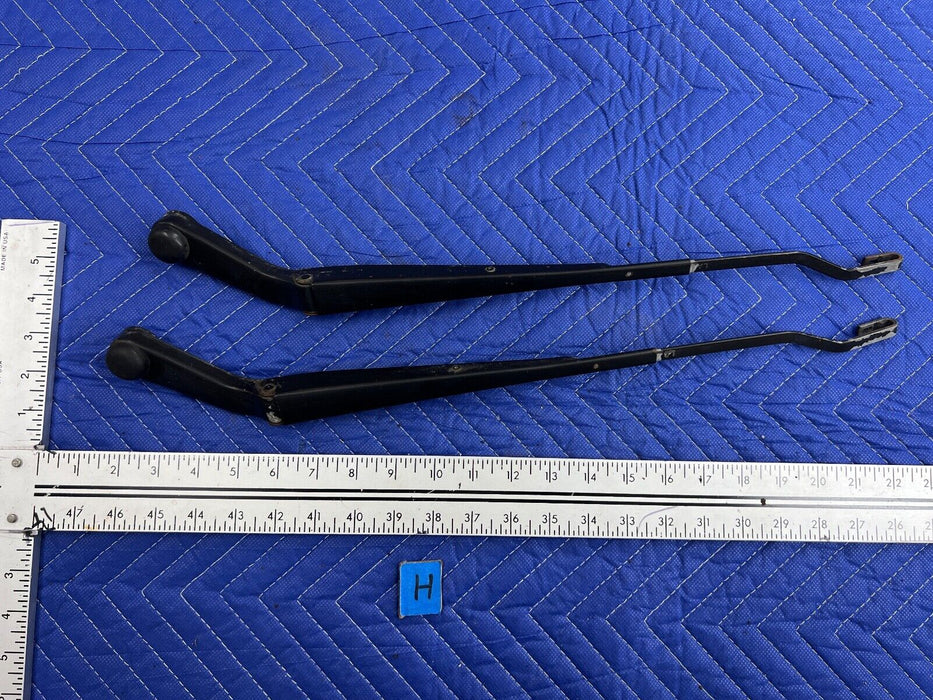 1998-2002 Isuzu Trooper LH & RH Windshield Wiper Arm Blade Pair Set OEM #944EM