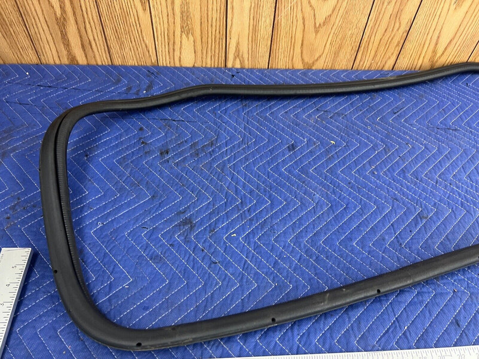 2005-2007 Volvo S60R Trunk Deck Lid Seal Gasket Weather Stripping OEM #1095EM