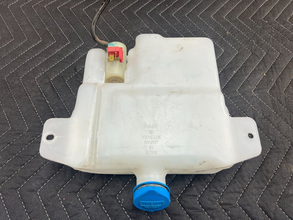 1998-2002 Isuzu Trooper Rear Door Windshield Wiper Reservoir Tank Jug OEM #885EM