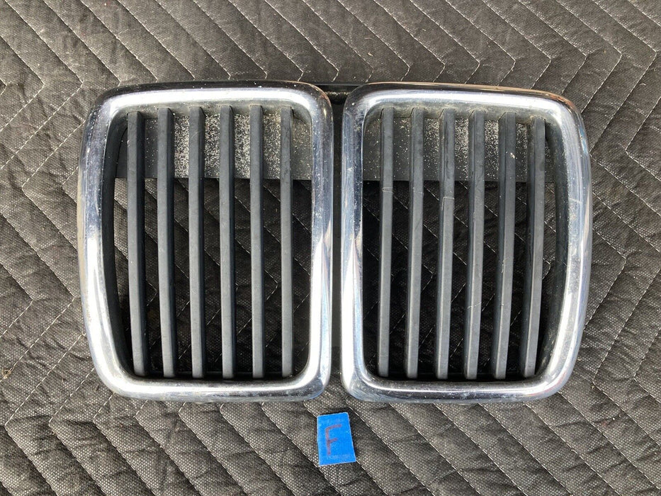 1982-1994 BMW E30 318i 325i 1884350 Grille Front Kidney Chrome OEM #2154M