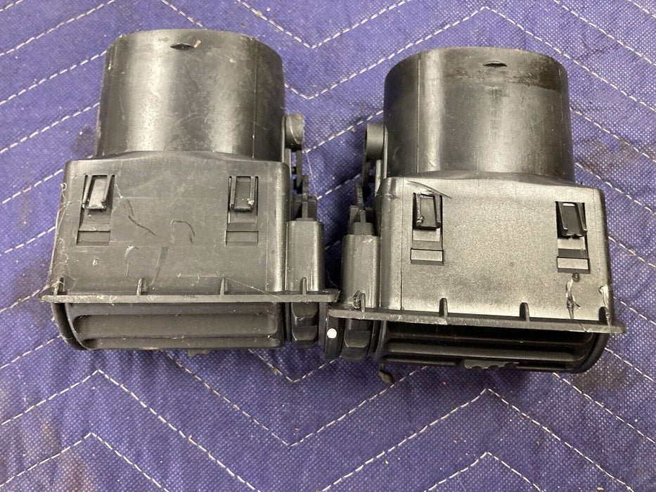 1984-1991 BMW 318i 325i E30 Dash Air Vent Pair HVAC AC Heat 1369700 OEM #2649M