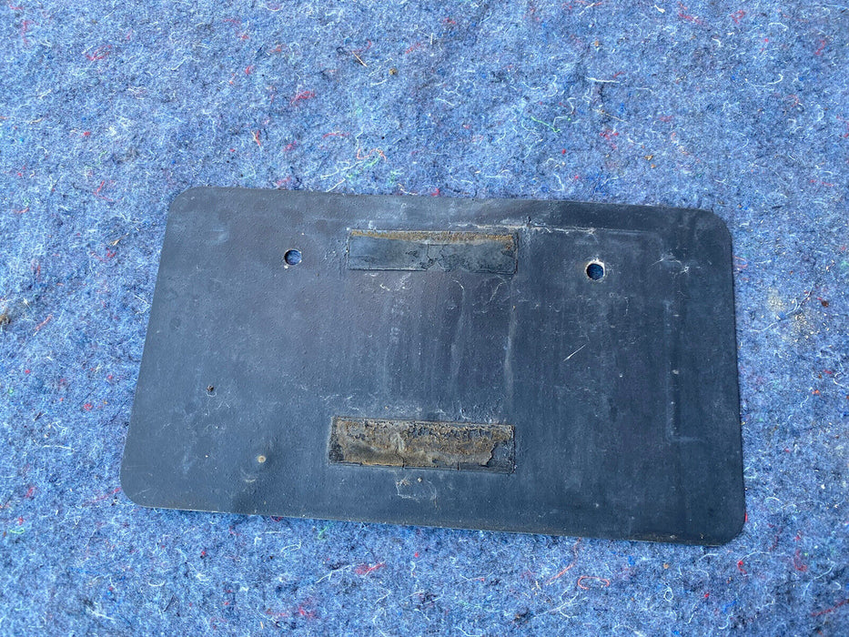 99-01 Isuzu Vehicross Rear License Plate Filler Panel Bracket Plate OEM #1724E