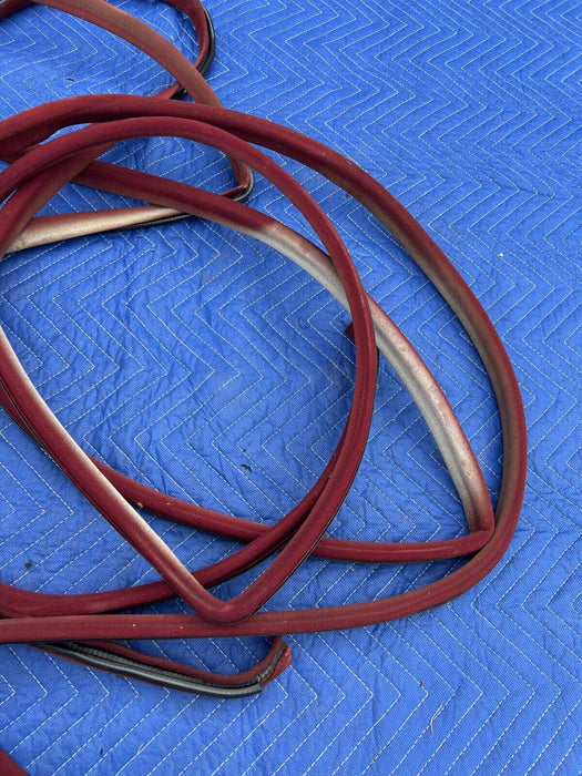 1979-1985 Mercedes 300SD W126 Maroon Front + Rear Door Seal Carpet Trim OE#309EM