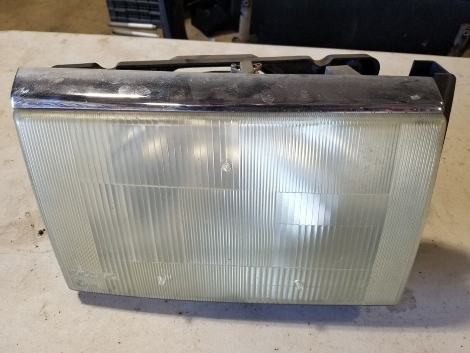 1986 - 1993 Volvo 240 242 244 245 Passenger Side RH Headlight Assembly OEM #4AN