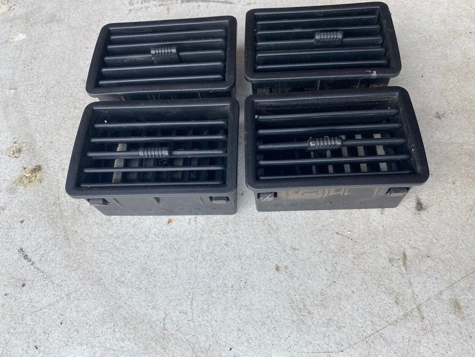 99-01 Isuzu Vehicross Front Dash HVAC Heat AC Vents Set Of 4 OEM #1685E