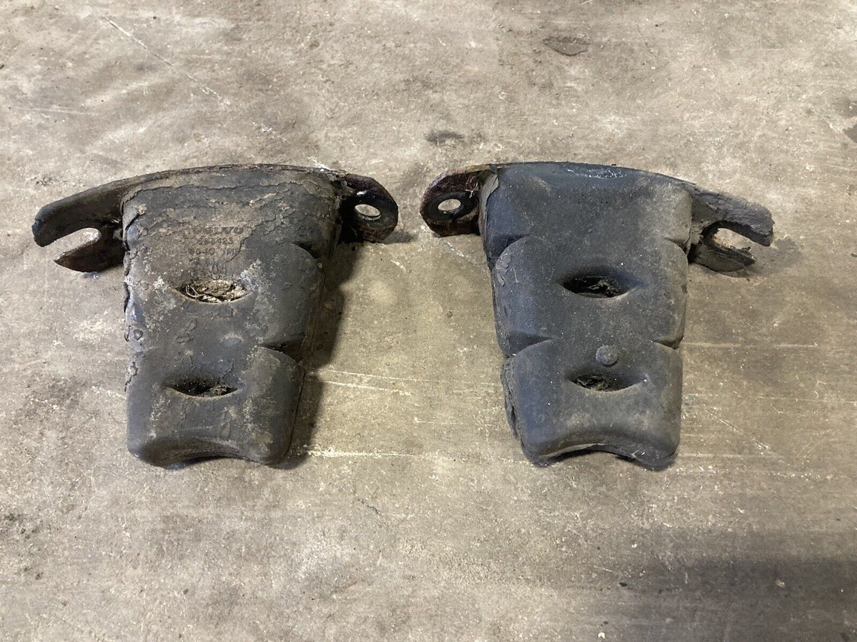 1975-1985 Volvo 242 240 244 245 Suspension Bump Stop Pair 683423 OEM ...