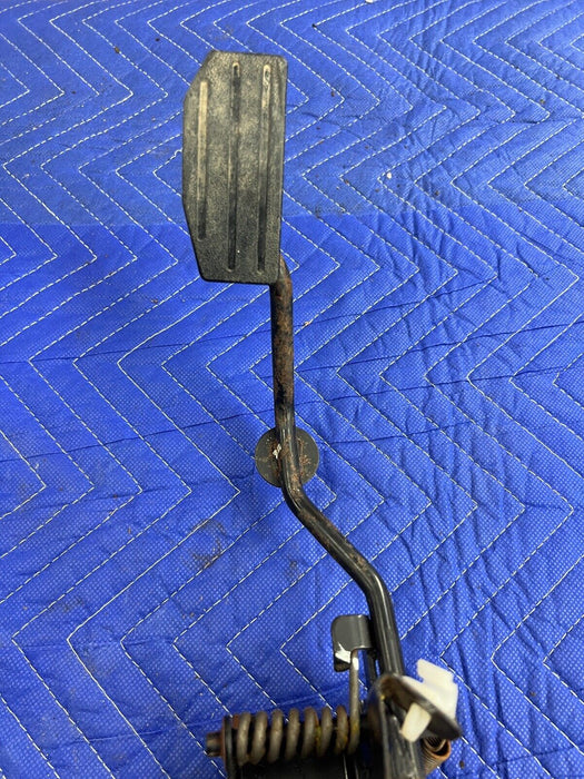 1998-2002 Isuzu Trooper Gas Pedal Accelerator Throttle Assembly OEM #951EM