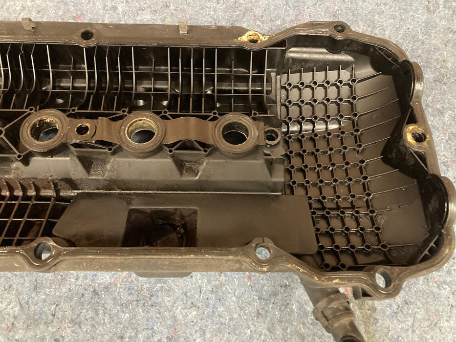 1997-2003 BMW E39 525i 528i 530i Valve Cover W/Hardware Head 1432928 OEM #544M