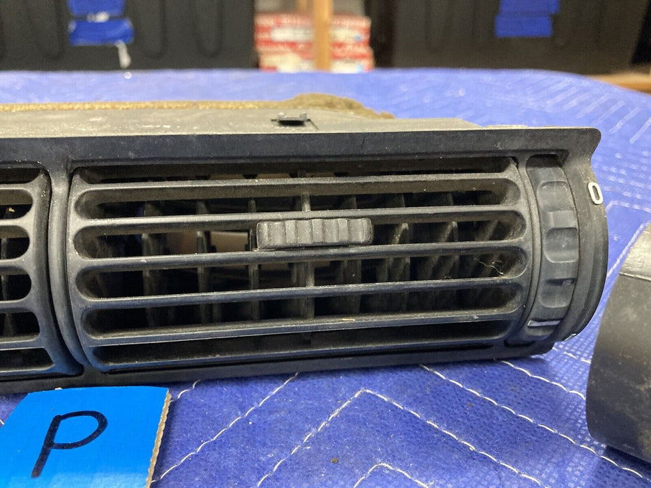 1984-1991 BMW 318i 325i E30 Dash Air Vent Set HVAC AC Heat 1381147 OEM #2651M