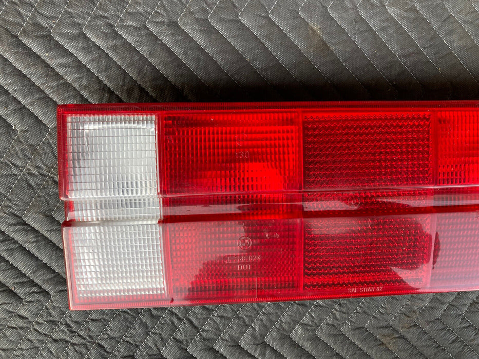 1982-1994 BMW E30 318i 325i 1368824 Right RH Tail Light Brake Rear OEM #2097M