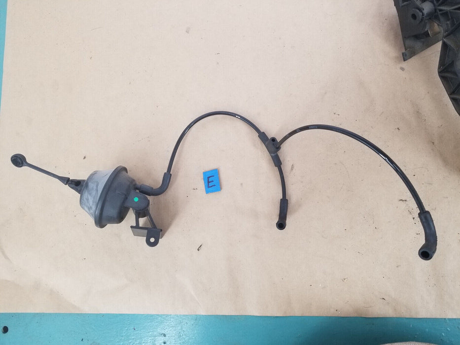 1992-1997 Volvo 850 850R Cruise Control Actuator & Vacuum Lines Speed OEM #2932E