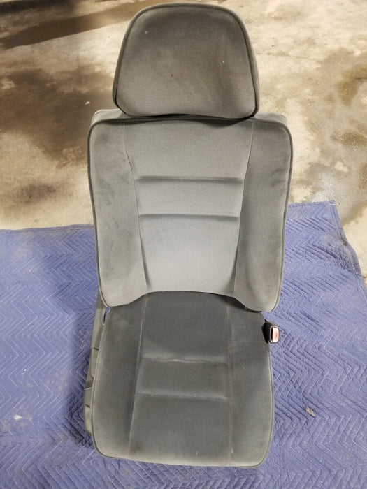 1998- 2000 Volvo V70 V70R Wagon oem Front Grey Cloth Seat non-power #366AN