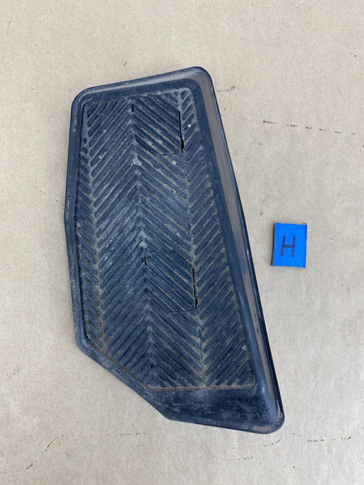 1997-2001 Lexus ES300 Foot Rest Dead Pedal Plastic Trim 58192-33020 OEM #2418E