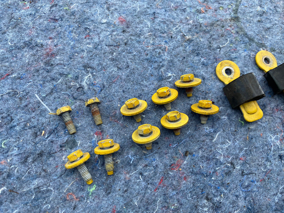 99-01 ISUZU VEHICROSS Left & Right Front Fender Hardware Bolts Yellow OEM #1363E