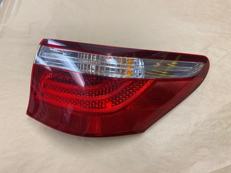 2007-2009 Lexus LS460 LS460L Rear Right Passenger Outer Tail Light Deck #2094EJ