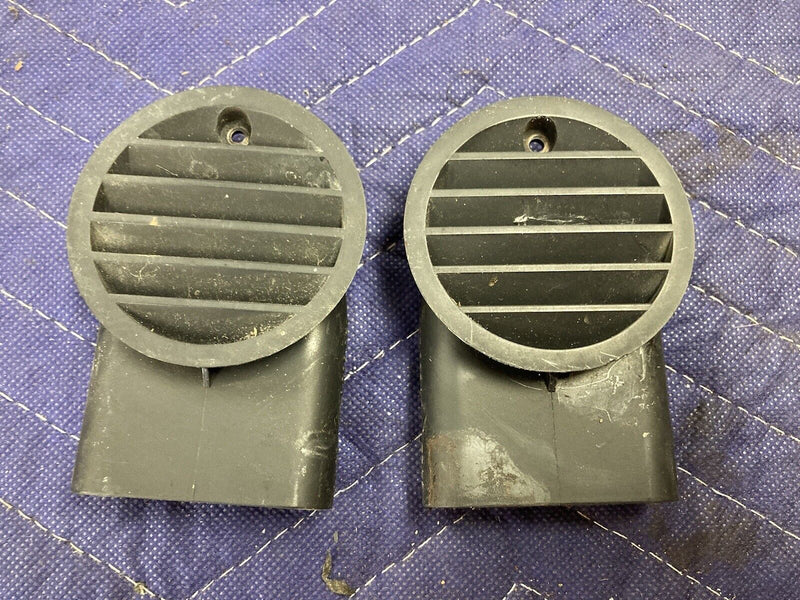 1984-1991 BMW 318i 325i E30 Dash Vent Pair Defrost 2 LH RH  OEM #2642M