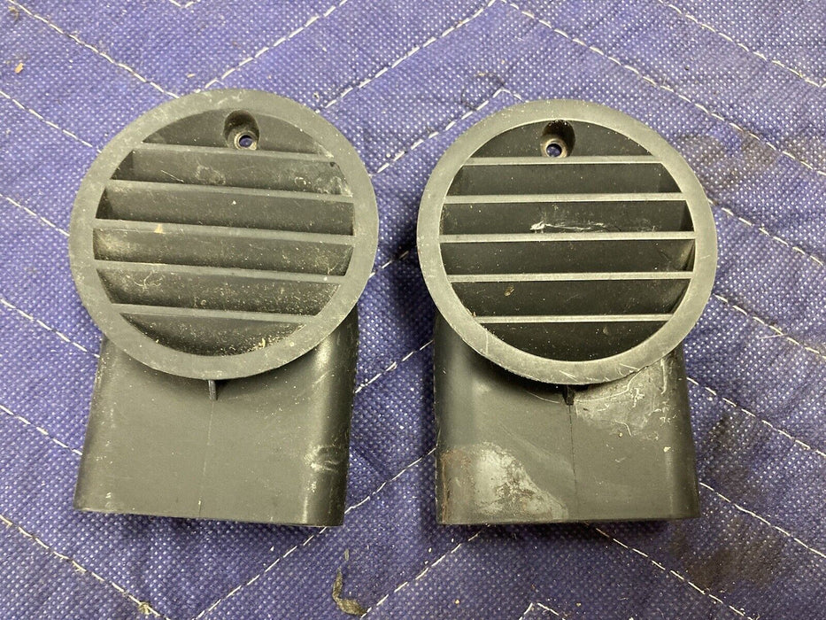 1984-1991 BMW 318i 325i E30 Dash Vent Pair Defrost 2 LH RH  OEM #2642M