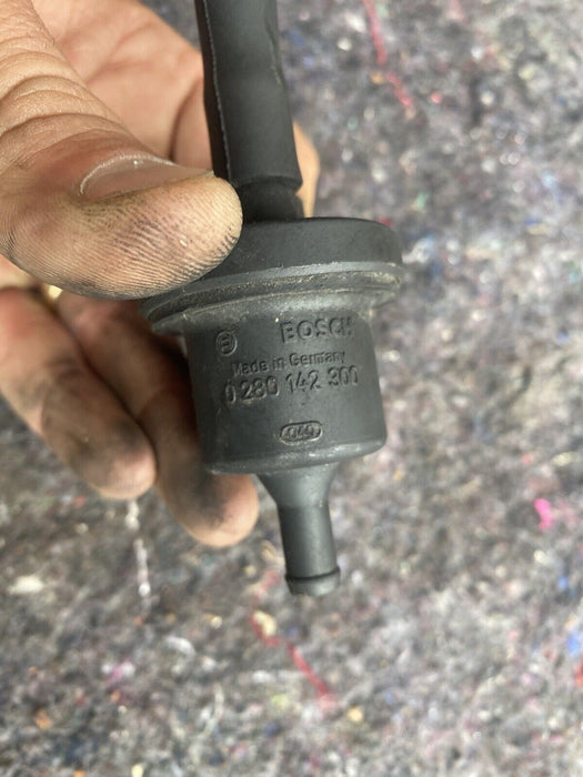 98-00 Volvo V70R V70 S70 V70XC Engine Bay Vapor Canister Purge Valve OEM #1667E