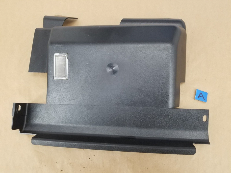 1984-93 BMW E30 318i 325i OEM PASSENGER KICK PANEL GLOVEBOX LOWER COVER #483CN