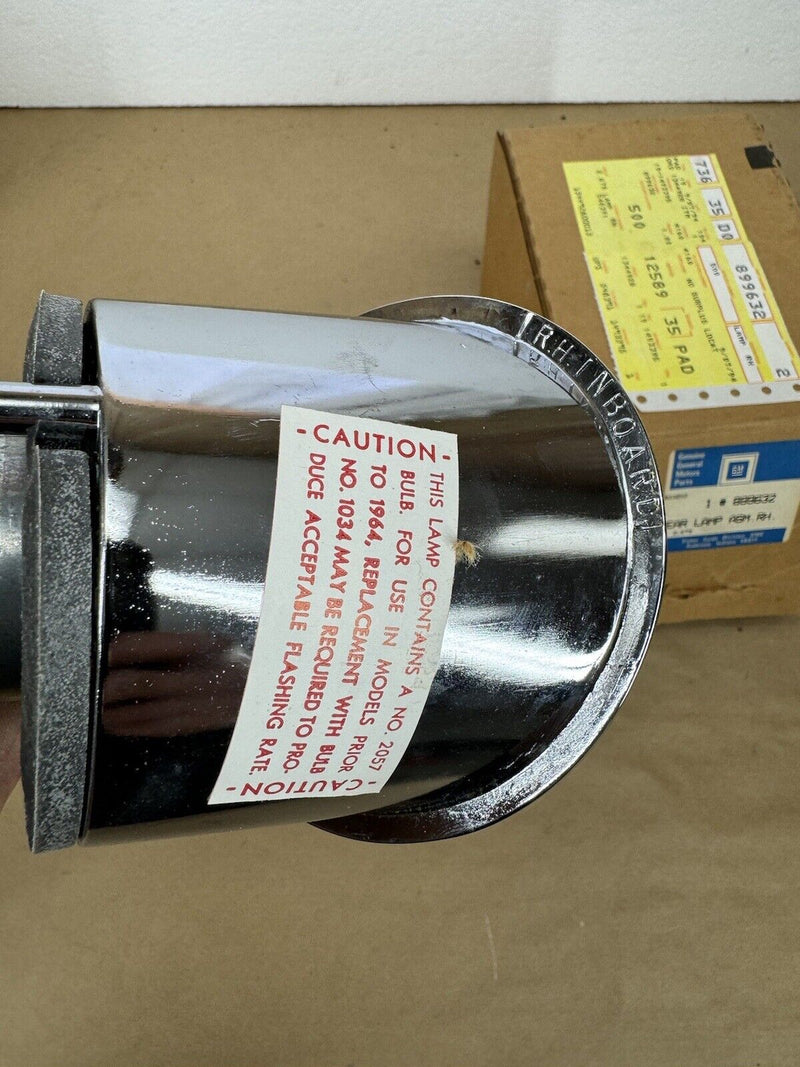 1961-1962 Corvette NOS GM Tail Light Assembly Turn Signal Housing 899632 #3286E