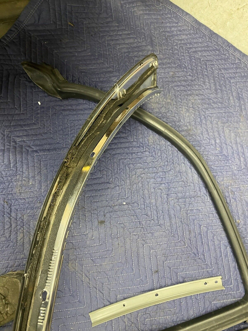 1997-2001 Lexus ES300 Passenger R Upper Door Seal Glass Weatherstripping #2296E