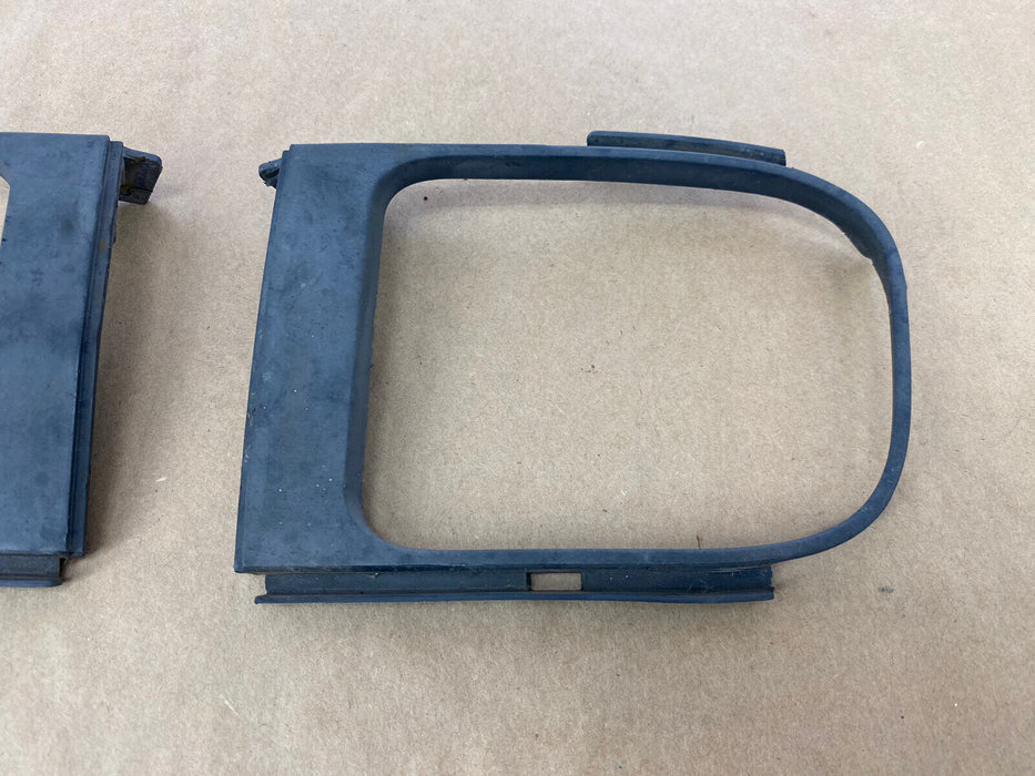 1998-2000 Volvo V70XC V70 S70 Fog Light Trim Bezel Pair L & R 9190410 OEM #2126E