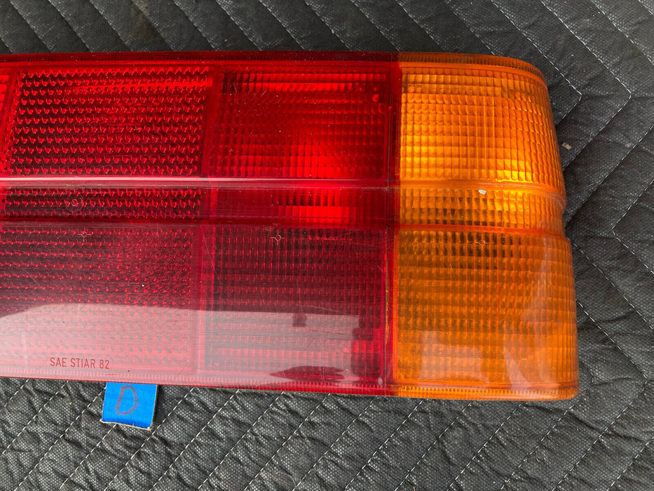 1982-1994 BMW E30 318i 325i 1368824 Right RH Tail Light Brake Rear OEM #2097M