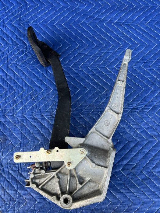 1979-1985 Mercedes 300SD W126 Sedan Brake Pedal Assembly 1262901819 OEM #411EM