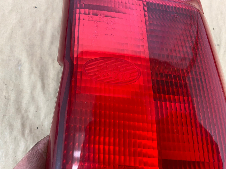 1999-2002 Land Rover Discovery II 2 Right Passenger Side Tail Light OEM #2492EJ