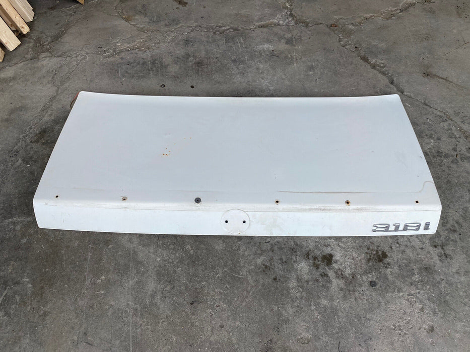 84-91 BMW Sedan 318i 325i 325ix E30 Rear Deck Lid Hatch Trunk Bonnet White #808E