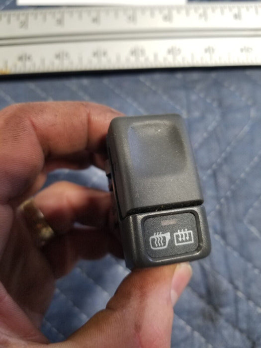 98-00 Volvo V70 S70 V70R Rear Window & Heated Mirror Defrost Switch OEM #317AN