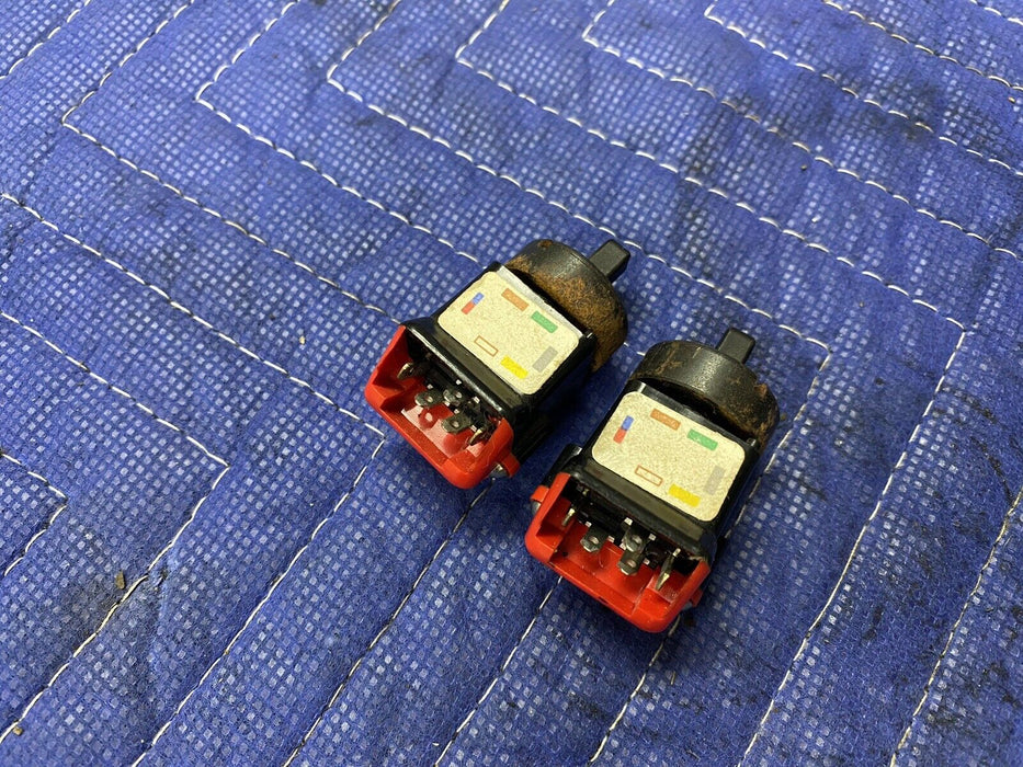 Volvo 240 Left & Right Power Heated Mirror  Adjustment Switches Center #3063E