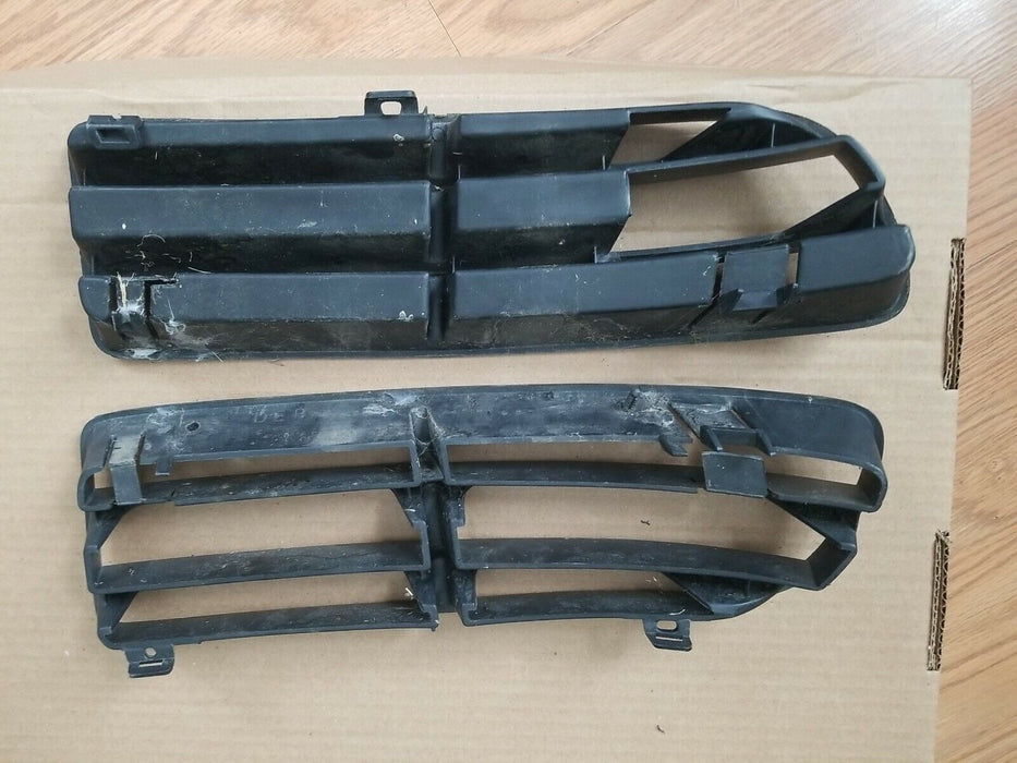 99-05 VW Volkswagen JETTA OEM PAIR FRONT BUMPER LOWER SIDE VENT GRILLE #166CN