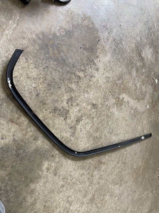 1984-91 BMW 3 Series E30 Sedan Rear Right Pass Door Trim Exterior 325ix #762E