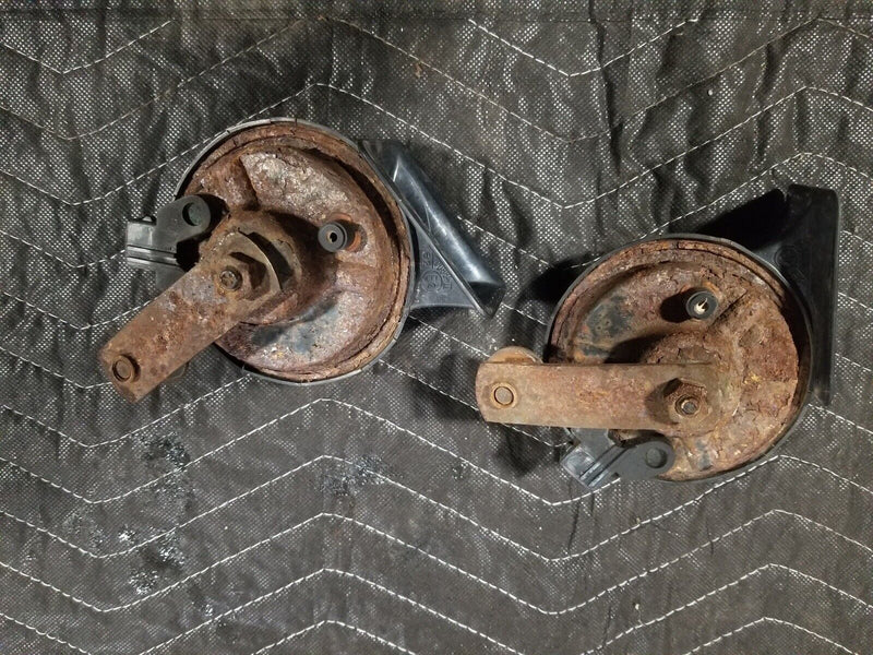 1992-1997 Volvo 850 850R Mixo TR99 High & Low Horn Front Pair L & R OEM #2819E