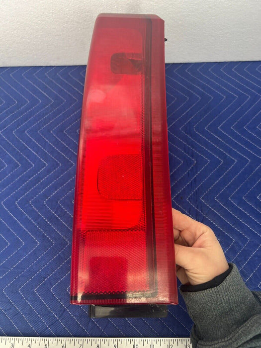 2006-2010 Hummer H3 RH Passenger Right Tail Light Assembly 16532642 OEM #1357EM