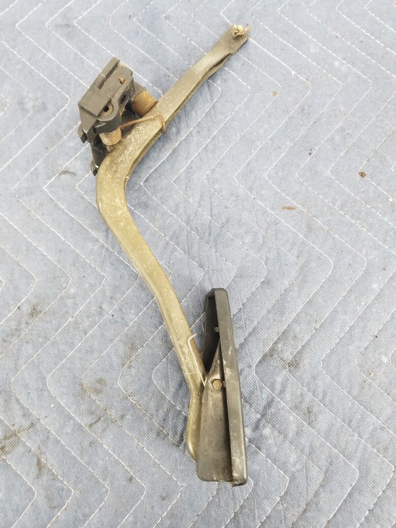 Volvo 240 244 245 Gas Accelerator Pedal Assembly OEM #2622E