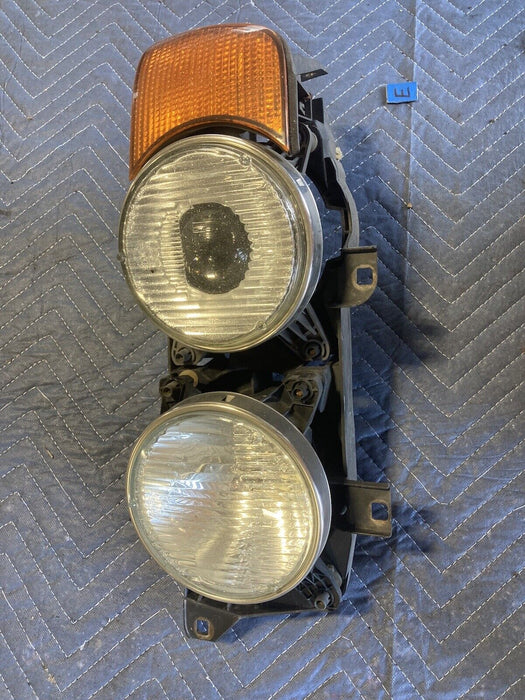 1988-1996 BMW E34 5 Series 525i 535i Right Headlight Assembly RH OEM #2037M