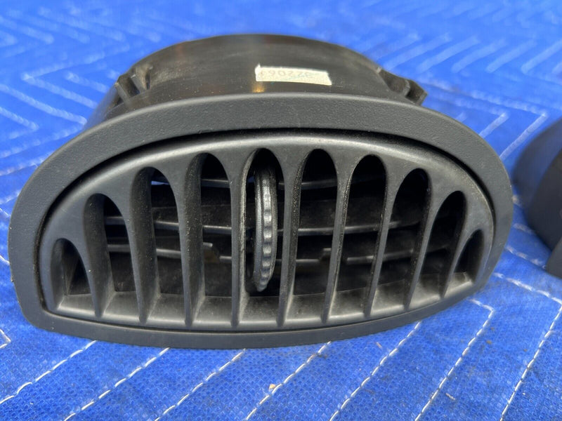 2002-2007 Saturn Vue Pair R & L Heat A/C HVAC Front Dash Vent 22624945 OEM#468EM