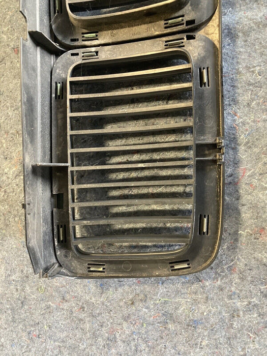 1986-1994 BMW 7 Series E32 Kidney Grille Chrome Stock Front 1956863 OEM #787M