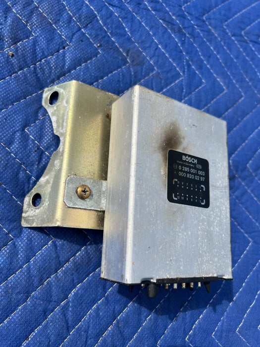 1979-1985 Mercedes 300SD W126 Bosch Seat Belt Relay Module 0008200297 OEM #405EM