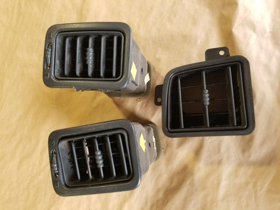 1999-2007 CHEVY 1500 SILVERADO SIERRA OEM SET OF THREE VENTS LOUVRES DASH #824CN