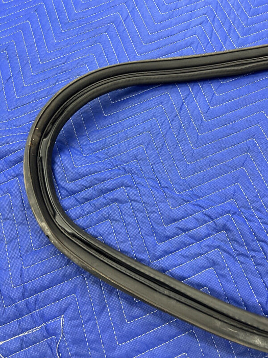 2005-2007 Volvo S60R Trunk Deck Lid Seal Gasket Weather Stripping OEM #1077EM