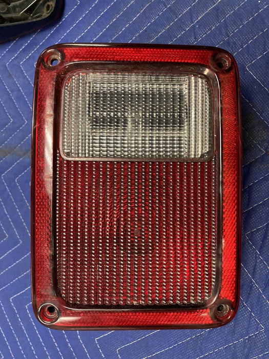 2007-2017  Tail Light Lamp Assembly Jeep Wrangler Left LH Driver Side #2967MM