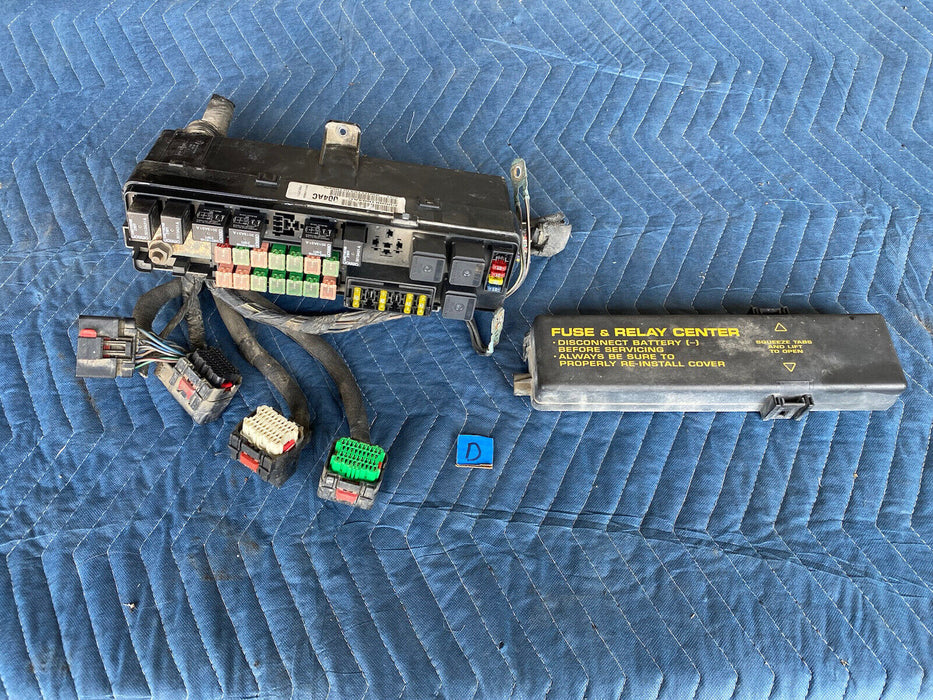 2001-04 Chrysler 300M OEM Fuse Relay Center Box Compartment P05081004AC #30MC